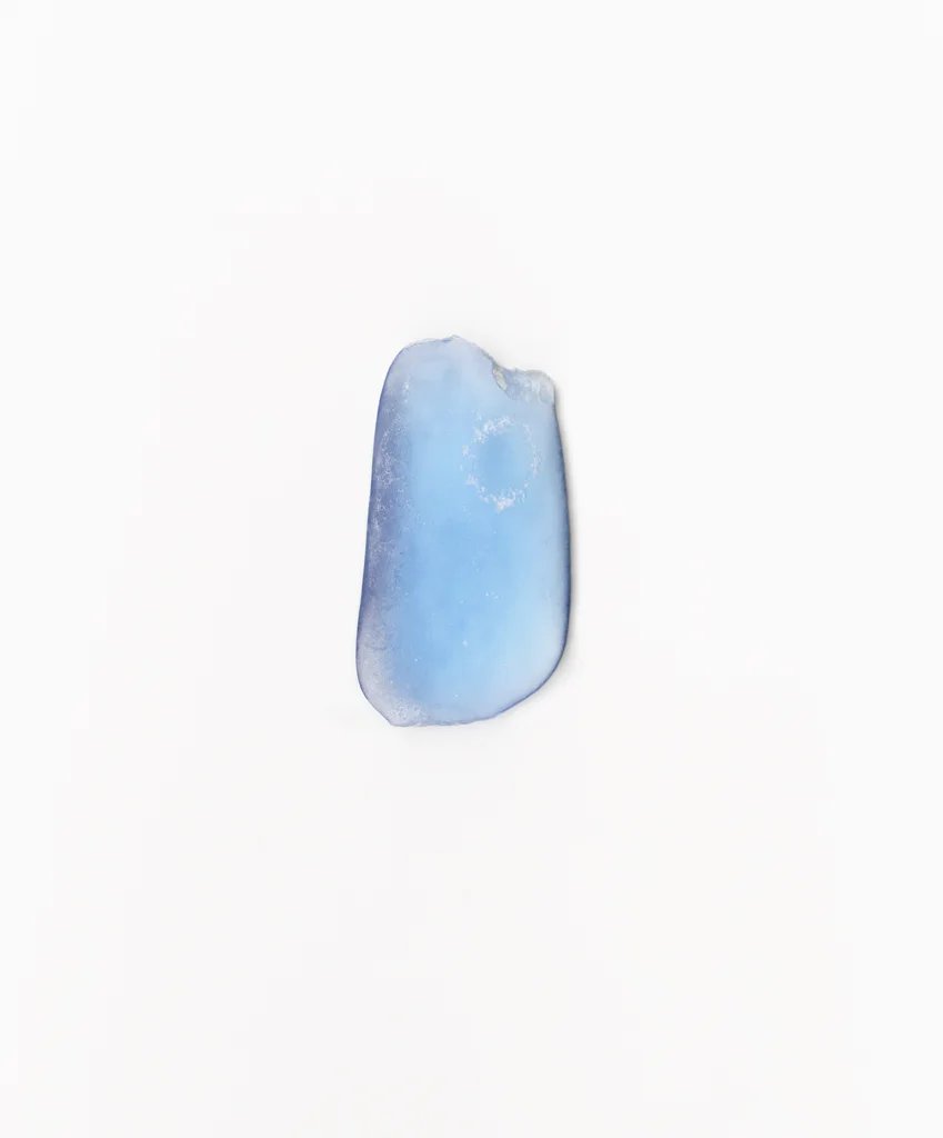 구본창 〈Soap〉 연작 - 오래 써서 닳고 색이 바랜 비누